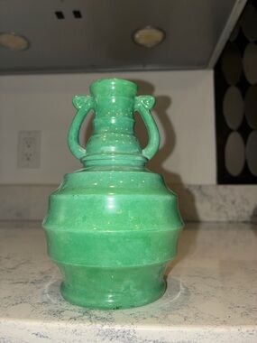 Uranium Glass Ribbed Swirl Vase Akro Agate Vintage Jadeite Green Finish 6” H EUC